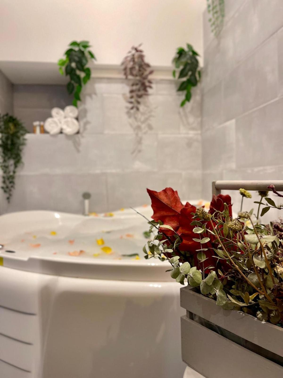 בוקרשט Old Town Jacuzzi Studio מראה חיצוני תמונה